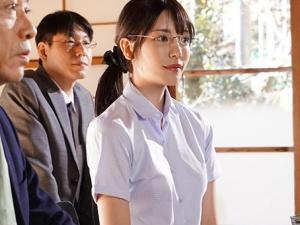 【出張先逆NTR】「先っぽ入っちゃいましたよ？」昼の顔とは一転！！真面目にしか見えない女子社員が痴女の本性を現す！！