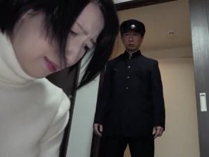 「ごめんね…スケベなとこ見せちゃって…」若くして未亡人になった女は真っ昼間からオナニーばかりしていると…