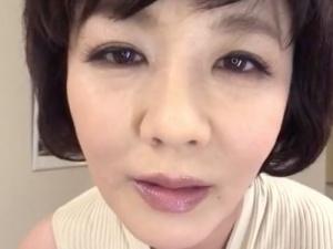 ＜母子相姦＞「お母さん我慢できないのよ…ね？」勉強中の僕のチンポをフェラチオ、パイズリ、さらに熟マンへと誘い込む…