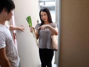 風邪引いたらバイト先のおばちゃんがお見舞いに！シモの看病もお願いすると、しぶしぶながらOKだったので調子に乗って中出し！