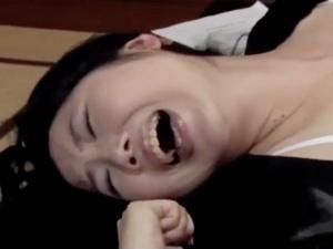 ＜ながえスタイル＞夫が残した負の遺産・・・若くして未亡人となった母は息子のために抱かれるしかなかった