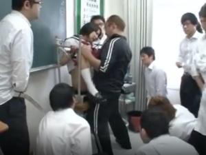 【中出し便所】「だめっ…だめえっ…！！」工業●校にたった1人の女子生徒の悲劇！！猛り狂う若きチ●ポが次々と挿入されて…