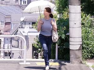 【母の友人】「ココに入れたい？ほら、熱いでしょ？」憧れの女性との再会で夢にまで見た展開！！熟れきった女体は刺激が強すぎて…