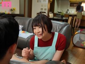 【ベビーシッター】「パパさん元気ですね…」妻が授乳中に夫はお姉さんのおっぱいに甘えてまさかの中出しセックスまで！！