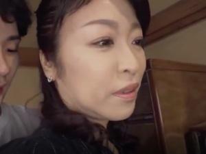 【近親相姦】「親子なのよ…ああいうことは絶対ダメ…」互いにパートナーのいる母子の間で危険な間違いが起こってしまう！！