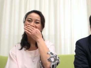【中年夫婦】「すごい出ましたね…」同窓会をきっかけに結ばれた２人が生々しい性行為をカメラに披露しちゃいます！！