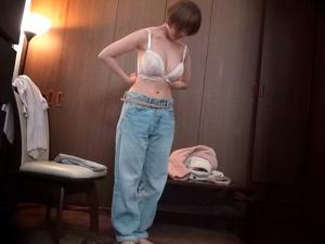 【素人ナンパ】芸人の卵だというショートカット少女を捕獲！！貧乏＆ノリが良すぎてAVに出演することになっちゃいましたｗｗ
