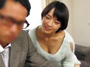 「すごい、かたぁ〜い♡」結婚に反対する彼氏の父を誘惑！だいしゅきホールドから騎乗位で中出しさせちゃう痴女彼女