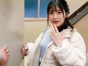 「誰にも言わないで…」真面目な同級生のウラの顔はNo.1デリヘル嬢！！戸惑いながらサービスを始めた彼女のテクは想像以上で