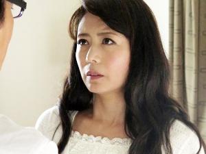 ＜人妻中出しNTRレイプ＞「それだけはやめて！中には出さないで！いやあ！」夫の部下に寝取られ、無慈悲にも種付けされる妻！