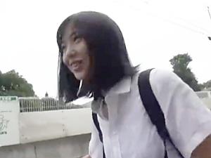 ＜美少女＞アイドルの素人時代みたいなルックスの女の子！！超小顔に華奢な体型が男心をくすぐりまくってヌケまくるｗｗｗ