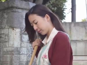 【人妻NTR】夫が失業、妻が大家の家政婦に！！当然のように性処理をさせられる毎日に、女も背徳的な快楽に溺れ・・・