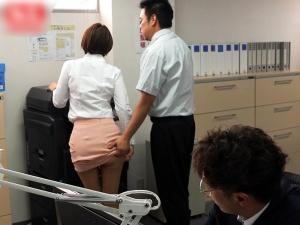 「やめてください…」ブラック企業の実態！！パワハラに歯向かう生意気OLは男たちに囲まれセクハラ以上の性処理を強要される！！