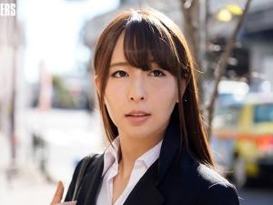 「何考えてるの…やめなさい！！」突然の相部屋宿泊で部下に脅され、犯された美人女上司！！男の力で押し倒されると…