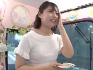 ＜素人ナンパ＞女性の労働問題を研究している高学歴女子大生が初めての素股プレイからチンポハメられちゃう一部始終がコチラ