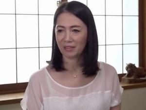 ＜人妻NTR＞「だめよ、あの人がいない間に、こんなこと…」遠洋漁業の漁師である夫を持つ55歳の主婦は、同業の男に抱かれる