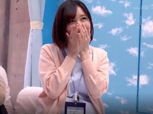 ＜素人ナンパ＞「えっ、、ププププッ（笑）」童貞を前に笑いが止まらない看護師さんが結局中出しまでさせちゃった！！