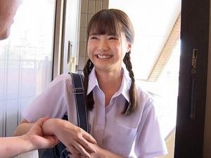 「叔父さんどうしたの、放して…」成長して美少女になった姪っ子を家に上げると、まだまだ幼いカラダにイタズラしはじめて…
