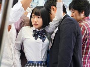 ＜伊賀まこ＞痴漢してきたのはまさかの先生！？スレンダー美乳の美少女がターゲットにされる集団性犯罪！！＜JKレイプ＞