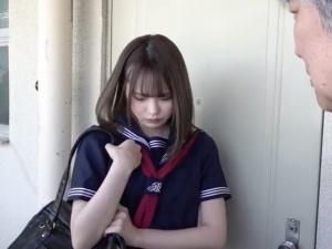 「ネットにバラ撒いたらどうなるか…」正義感がアダとなりゴミ部屋オヤジの餌食に！！ブルマ姿の強制オナニーからスク水に着替え…
