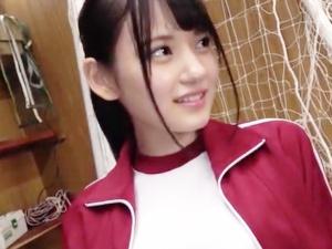 【八掛うみ】ガチ美少女なサッカー部の女子マネージャーが剃毛させられ恥ずかしいパイパンオナニー！部員たちのオカズになる！！