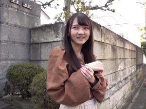 ＜素人ナンパ＞「中はダメって言ったじゃん…」子供みたいに華奢な美少女のロリマ●コに無許可中出し＆可愛い顔に連続射精！！