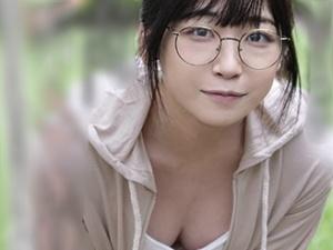 地味メガネOLが性感マッサージで発情！！敏感になりすぎたアソコにペニスを挿入されるとすっかりメスの表情であえぎ…