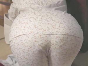 ＜母子相姦＞（か、母さん、、たまんないよ、、）未亡人となった母に情欲を隠しきれない息子は所構わず熟れたボディを求めて・・