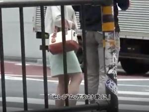 【人妻ナンパ】「奥さま総レースじゃないですか！！」黒髪主婦を脱がせてびっくり！！エロランジェリーに包まれたムッツリオマ●コ