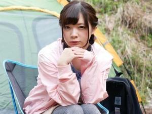 ＜素人ナンパ＞ソロキャンプ中の美少女がイケメンに声を掛けられるとどうなる？開放的なアウトドア空間でオマ●コも開いちゃう！