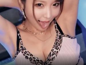 「めっちゃ勃起してんじゃんｗ」デリ呼んだら宝くじ級の大当たり！！どこからどう見てもスケベなSSS級痴女ギャルがやって来て…