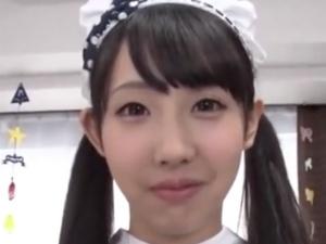 「食ザー…正気ですか？」ホットドッグにザーメンぶっかけ！美少女メイドは精液まみれのパンを咀嚼すると、どんな反応を見せる？