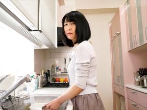【嫁の母】「ダメじゃない…子作りしないと…」酔った勢いで娘の旦那と関係を持ってしまった女は青年を夢中にさせてしまい…