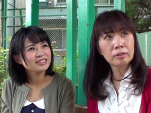 ＜母娘ナンパ＞「娘には気安く触らないでね」下着モニターと騙して親子をGET！お母さんの前で、娘の前ではしたない姿を披露！