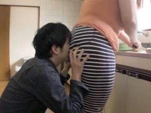 ＜デブ専＞「ちょっとォ、手ぇ切っちゃうでしょ」ぽっちゃり彼女にイタズラ♡中出ししても怒らない優しい豊満女