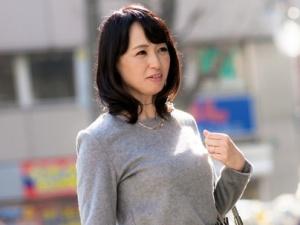 ＜熟女ナンパ＞可愛らしいおばさんが他人棒をジュポジュポ！！騎乗位では激しい腰振りを披露！！欲求不満な素人主婦のリアル