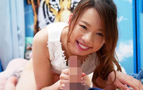 【マジックミラー号】「めっちゃ恥ずいやん…チューしよか」関西弁が可愛い女の子が恋人気分でセックス！イチャイチャすると興奮