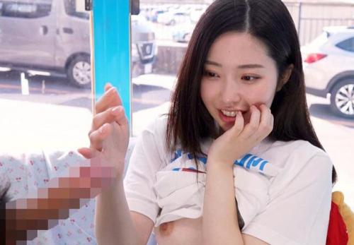 【素人ナンパ】女子大生『え、ウソ…なにこれ？』童貞くんのチンポを見るだけの予定だったのにデカチンに我慢できず筆おろししてしまうｗ