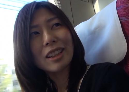 【人妻不倫旅行】結婚9年目　パート主婦(34歳)。4年前から夫と性生活がなくなったレス妻が初めて他人のチンポを受け入れた日