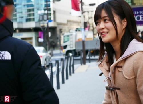 【素人逆ナンパ】『初めまして！抜かせてくれませんか?』男の潮吹きをしてみたい奏音かのんが街中で一般男子に声をかけて初挑戦！
