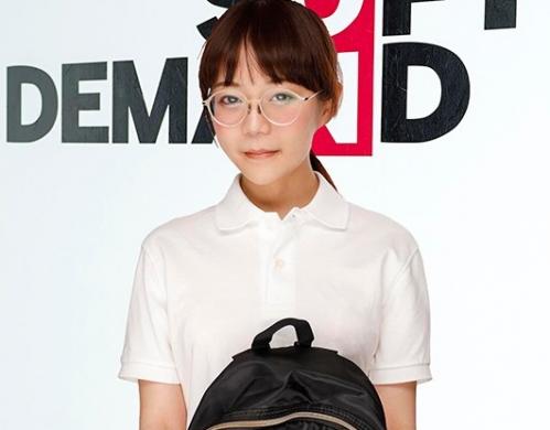 【NENE】キミ本当にセックスとか出来るの？ビン底メガネの超地味女子(21)が自ら応募してAVデビュー！