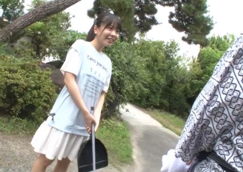 『おじさん、一緒にお風呂に入って？』温泉旅館で出会った見知らぬ少女を男湯に連れ込んで子供マンコにドクドク中出し！