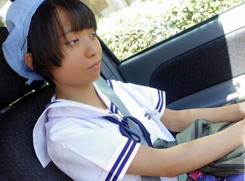 これはセックスしていい年齢なのか…？どう見ても不釣り合いな大人チンポを受け入れる褐色の売春少女