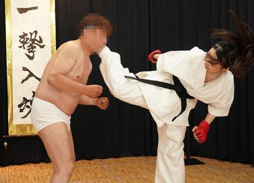 勝てば賞金、敗者は即レイプ！柔道・空手・バーリトゥードの現役女性格闘家たちが男とガチンコ対決！