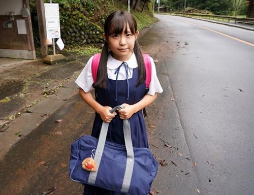 学校を休んだ女子●学生(143ｃｍ)を連れまわして小さなマンコに大人チンポを挿入した日帰り温泉旅行
