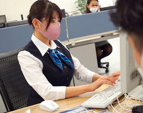 融資の相談で訪れた銀行の担当行員がまさかの爆乳(推定Iカップ)！ムラムラが抑えきれず密室でめちゃくちゃ犯した一部始終