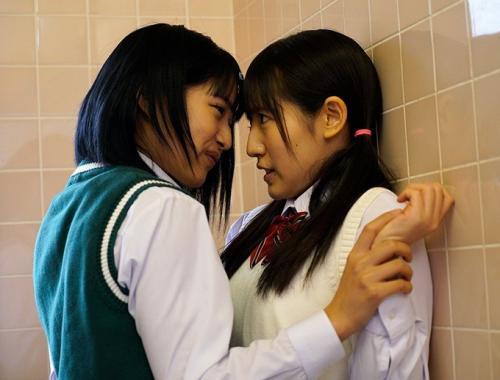 『お願い！やめて！』『うるさい、舐めたいの！』転校してきたレズ女子校生に次々と狙われ堕ちたノンケ女生徒たち