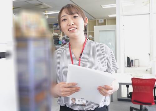 営業部新卒1年目のSOD女子社員にいきなり野球拳！同僚の前で脱がされハメられ大赤面！