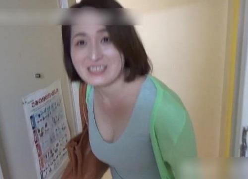 【隠し撮り】お願いすれば内緒で中出しSEXさせてくれると噂の「おばさんレンタルサービス」で42歳熟女にガチ交渉してみたｗ