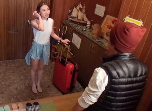 観光で来日した中国人の人妻に俺の部屋を民泊で貸したら、帰国するまで何度も精子搾り取られたんだが・・・
